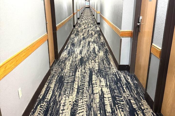 Ballroom/Hall 39 of 43