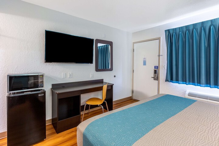 Room 22 of 29
