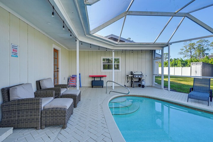 Naples Duplex Home w / Private Pool & Lanai!