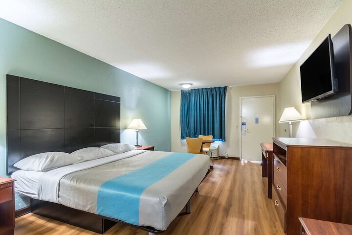 Motel 6 Kenly NC