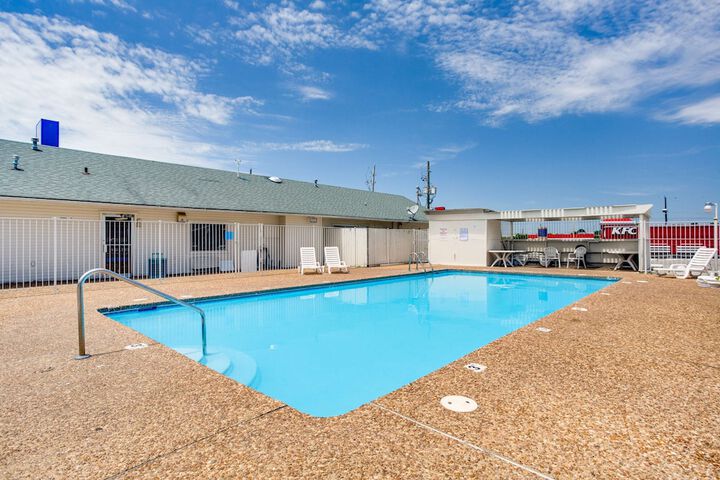 Pool 18 of 43