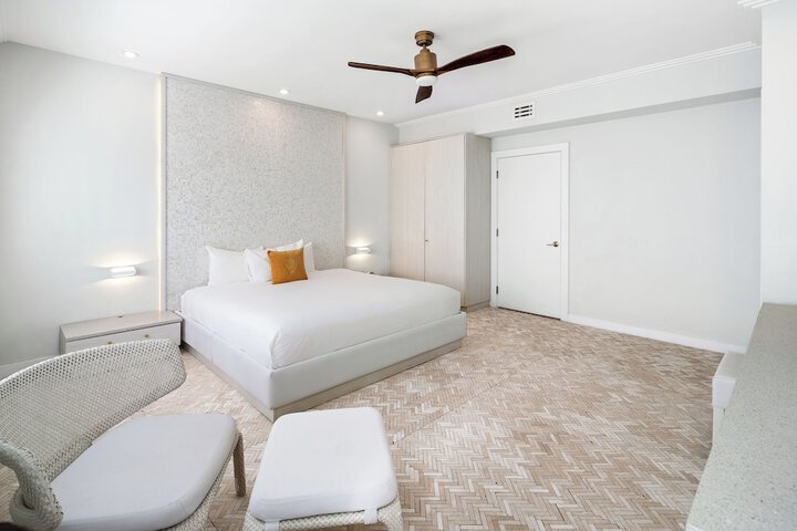 Room 40 of 94