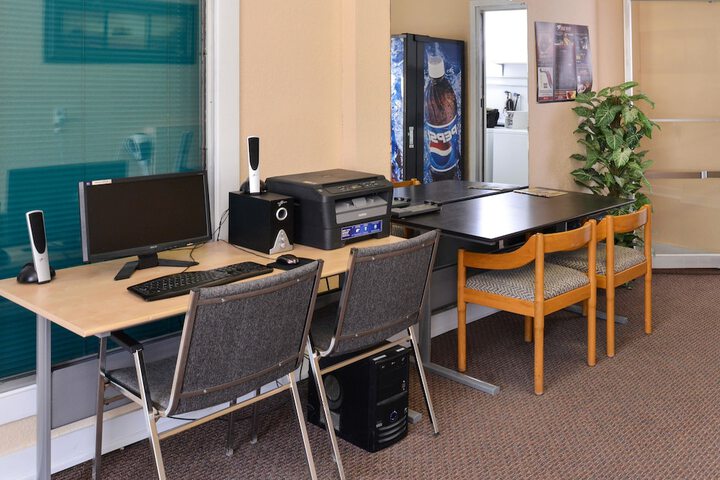 Business Center 34 of 35