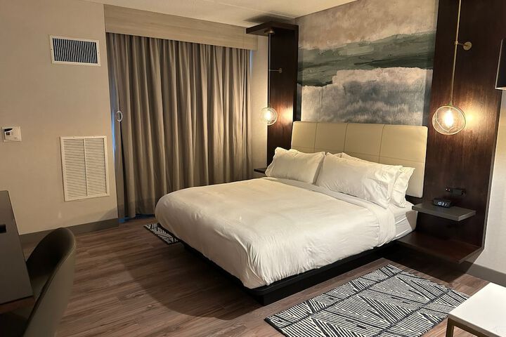 Room 25 of 40