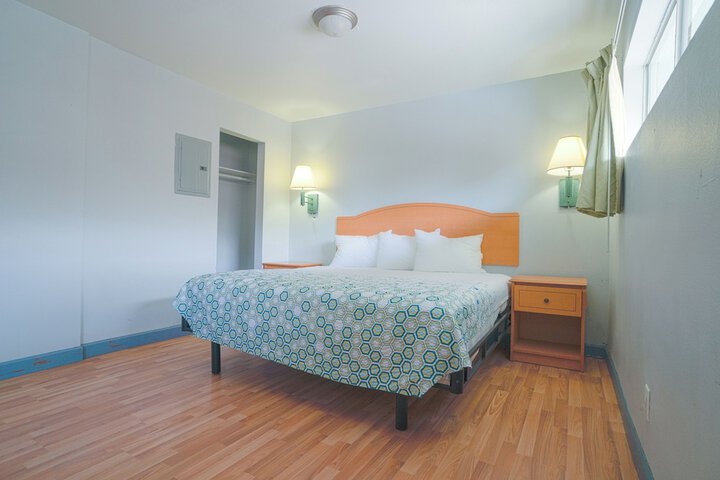 Room 35 of 40