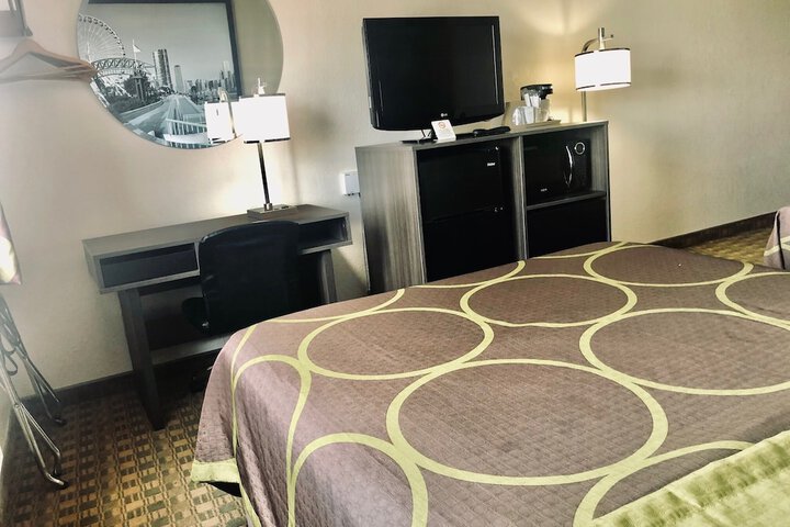 Room 12 of 15