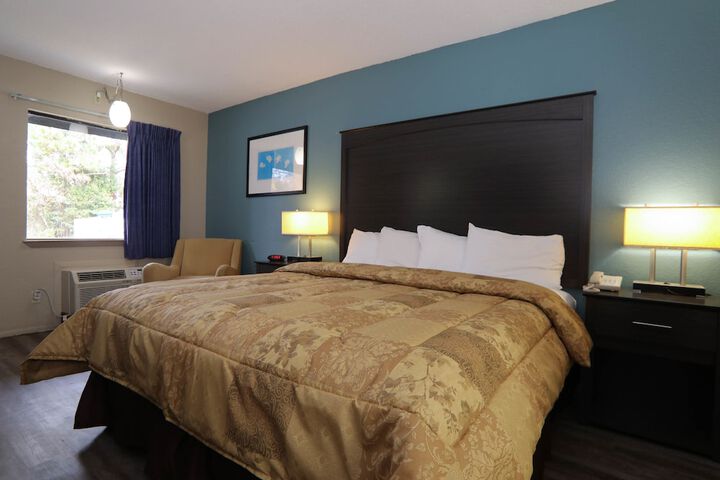 Room 16 of 38