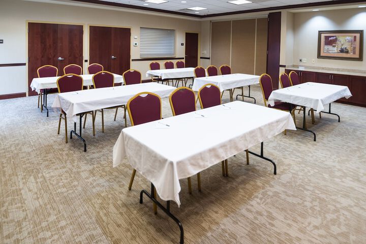 Hampton Inn & Suites Greensburg