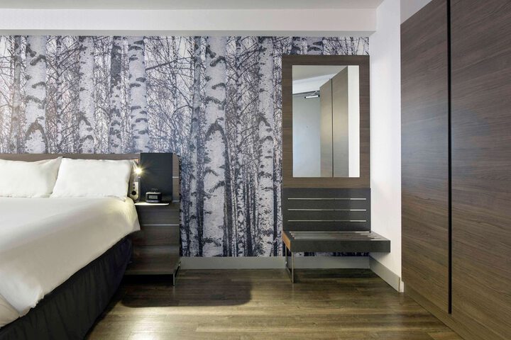 Room 10 of 67