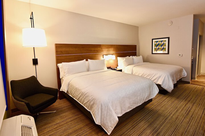 Room 32 of 45