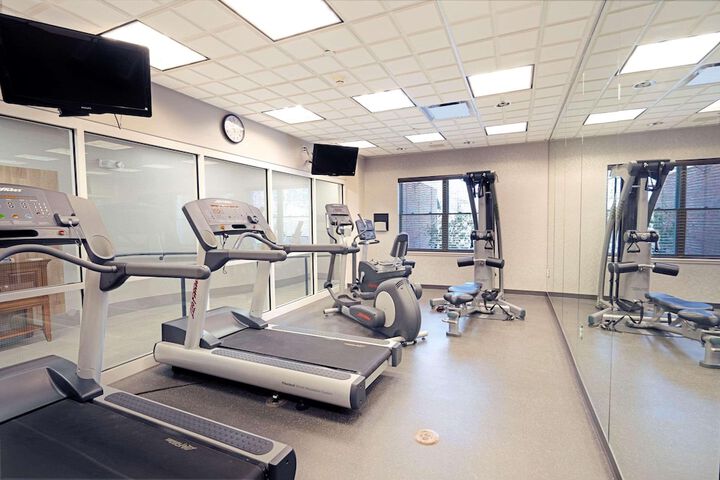 Country Inn & Suites by Radisson State College (Penn State Area), PA
