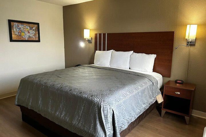 Room 25 of 26