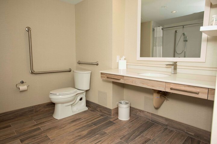 Hampton Inn & Suites by Hilton Thunder Bay
