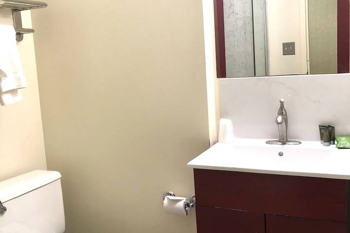 Room 9 of 20