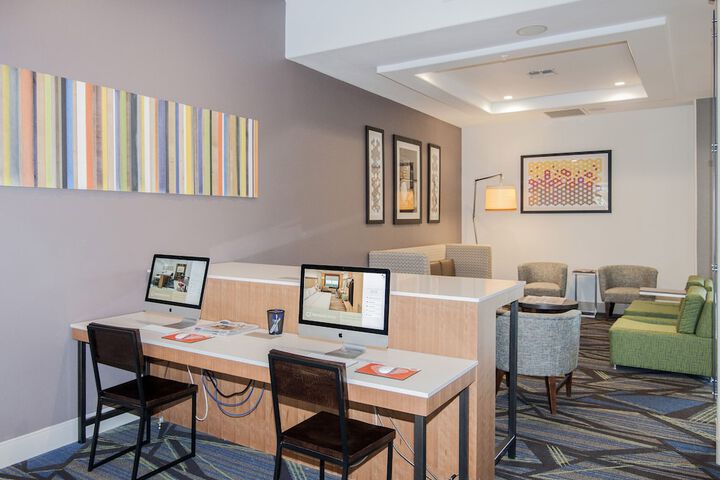 Business Center 62 of 62