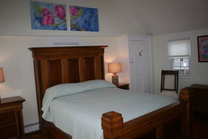 Sheas Riverside Inn & Motel