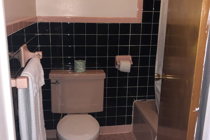 Room 12 of 16