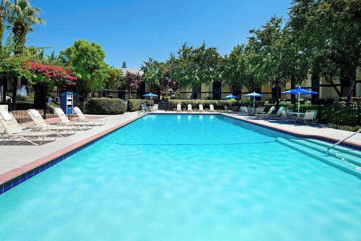 Four Points by Sheraton Bakersfield