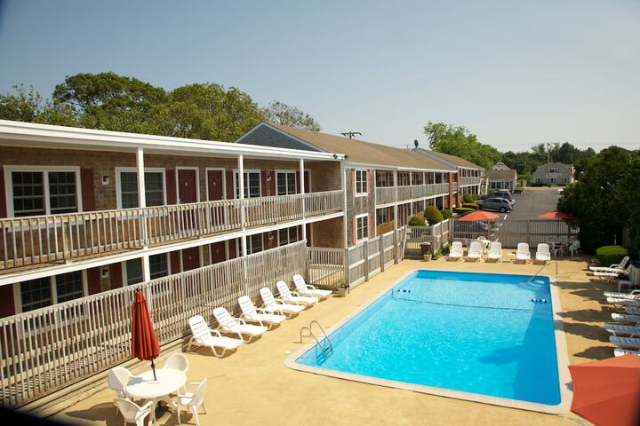 Pool 5 of 53