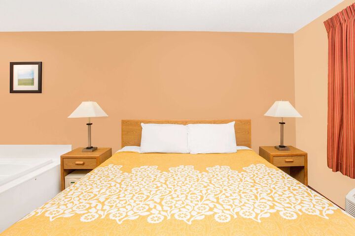 Room 15 of 18