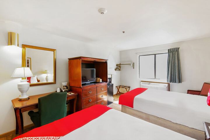 Room 33 of 48