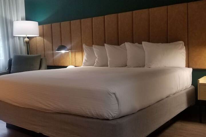Room 54 of 92