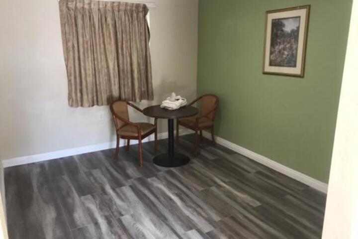 Galleria Inn Montclair / Ontario