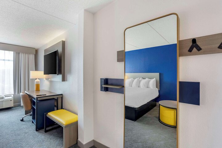 Room 14 of 43