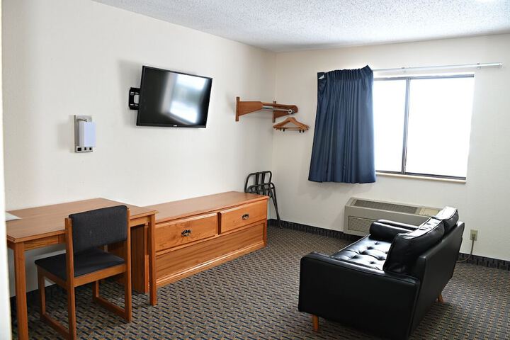 Room 7 of 25