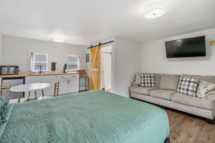 Selkirk Motel
