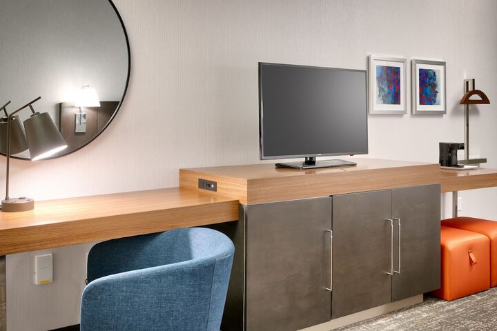 Room 17 of 40