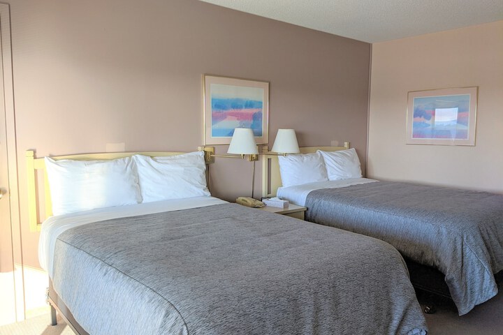 Room 14 of 33