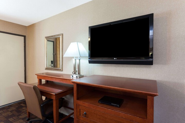 Room 15 of 21
