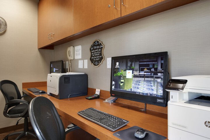 Business Center 39 of 39