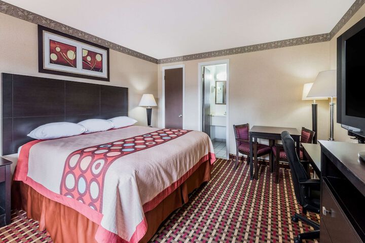 Super 8 by Wyndham Old Saybrook
