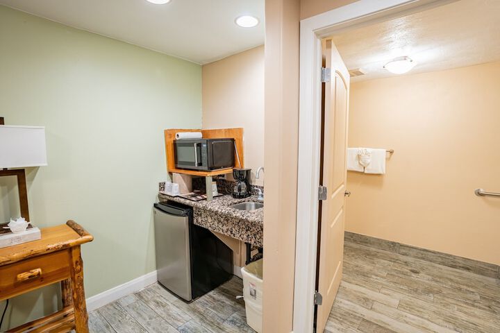 Room 43 of 85