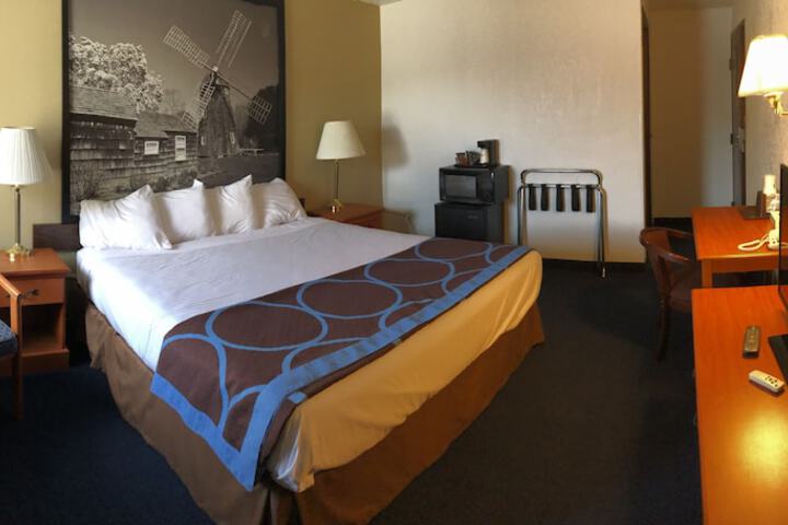 Room 17 of 22