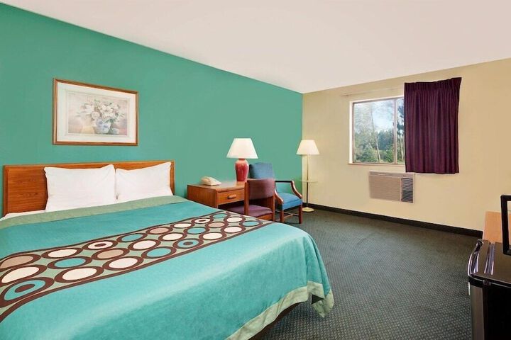 Room 18 of 23