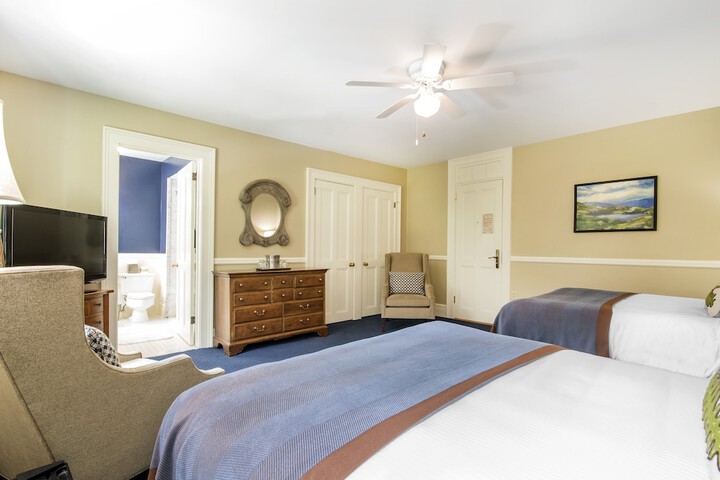 Room 33 of 65