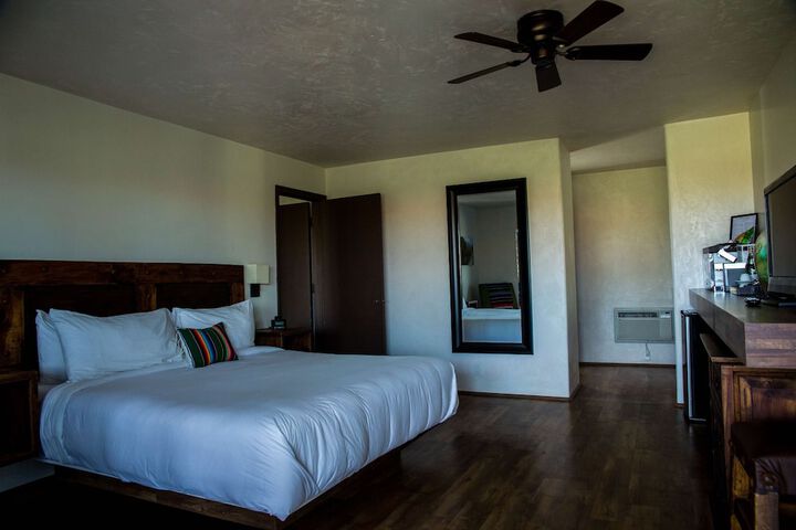 Room 16 of 24