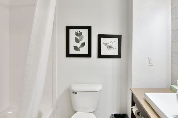 Room 8 of 14