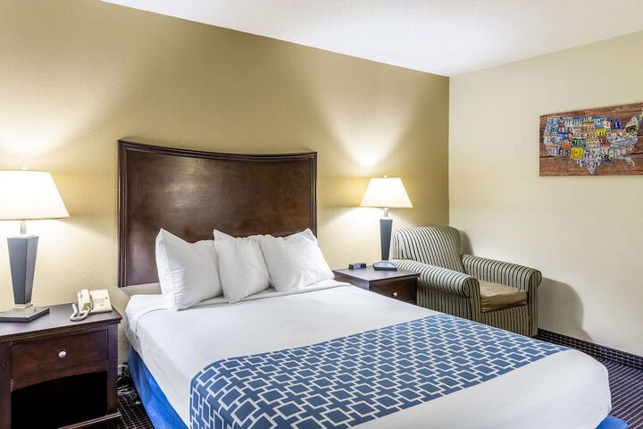 Room 21 of 28