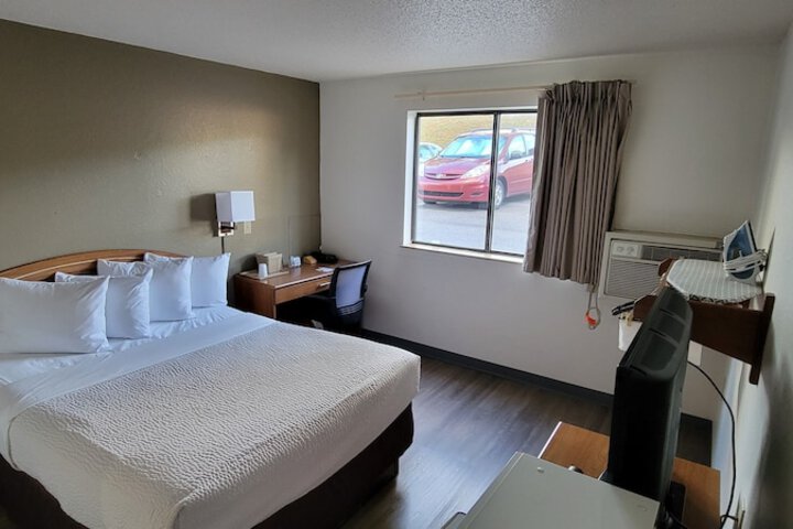 Days Inn by Wyndham Somerset PA I-70 I-76