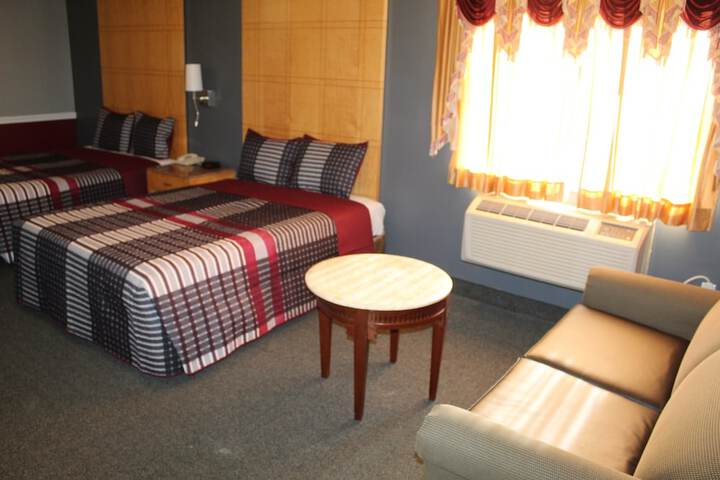 Room 53 of 99