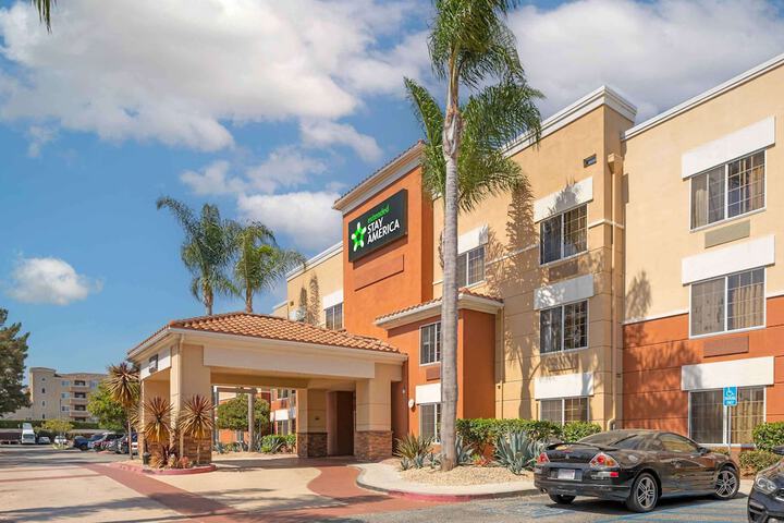 Hotel 2 of 33