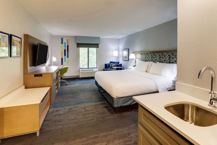 Room 21 of 43