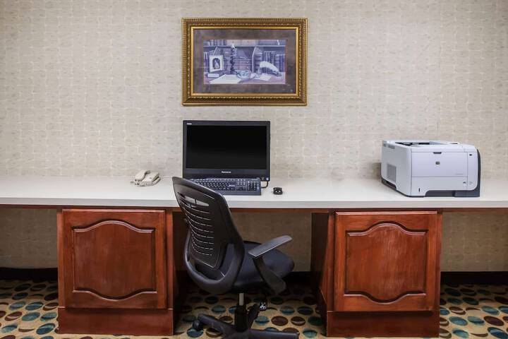 Business Center 22 of 22