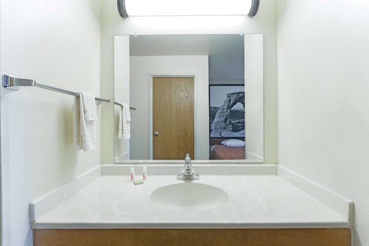 Room 6 of 22