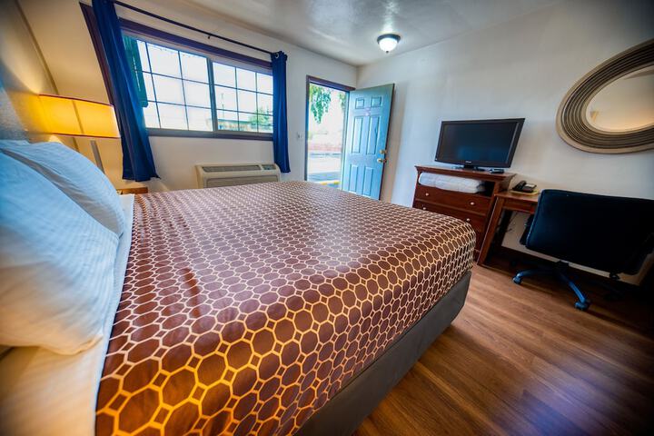 Room 25 of 58