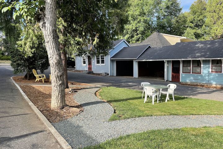 Piety Hill Cottages